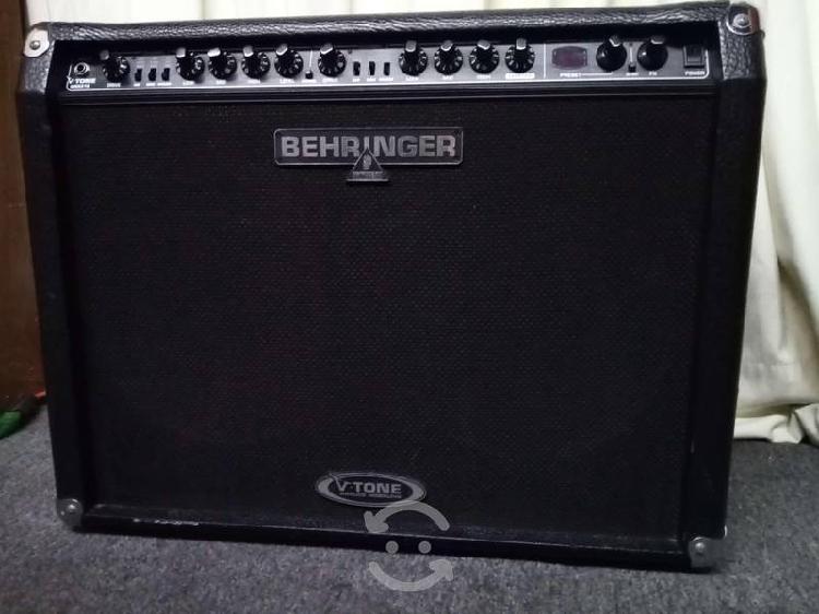 Amplificador behringer