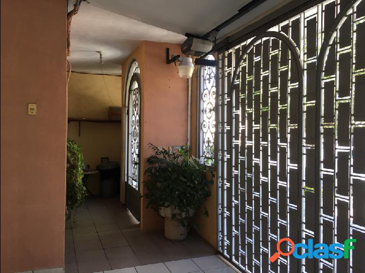 CASA EN VENTA ZONA SUR LAS TORRES AMO