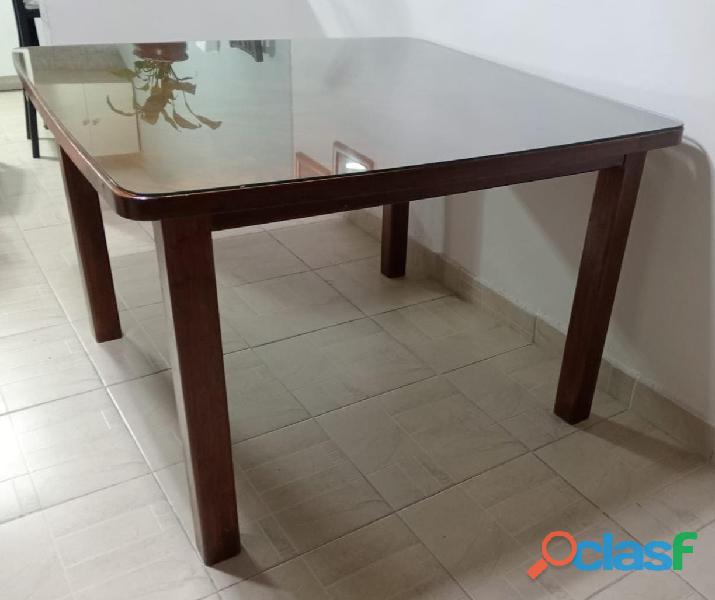 Venta de Mesa de madera para comedor.